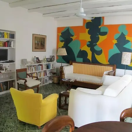 Cedar House, Canneto