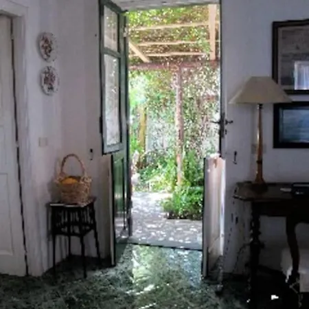 Cedar House, Canneto Ferienhaus *